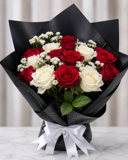 Bouquet Roses Rouges & Blanches - Élégance Noire | Livraison 24h