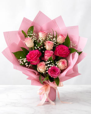 Bouquet Roses Roses & Fuchsia en Papier Rose | Romance Douce | Livraison 24h