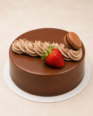 Gâteau Chocolat Premium avec Macaron & Fraise - Livraison 24h
